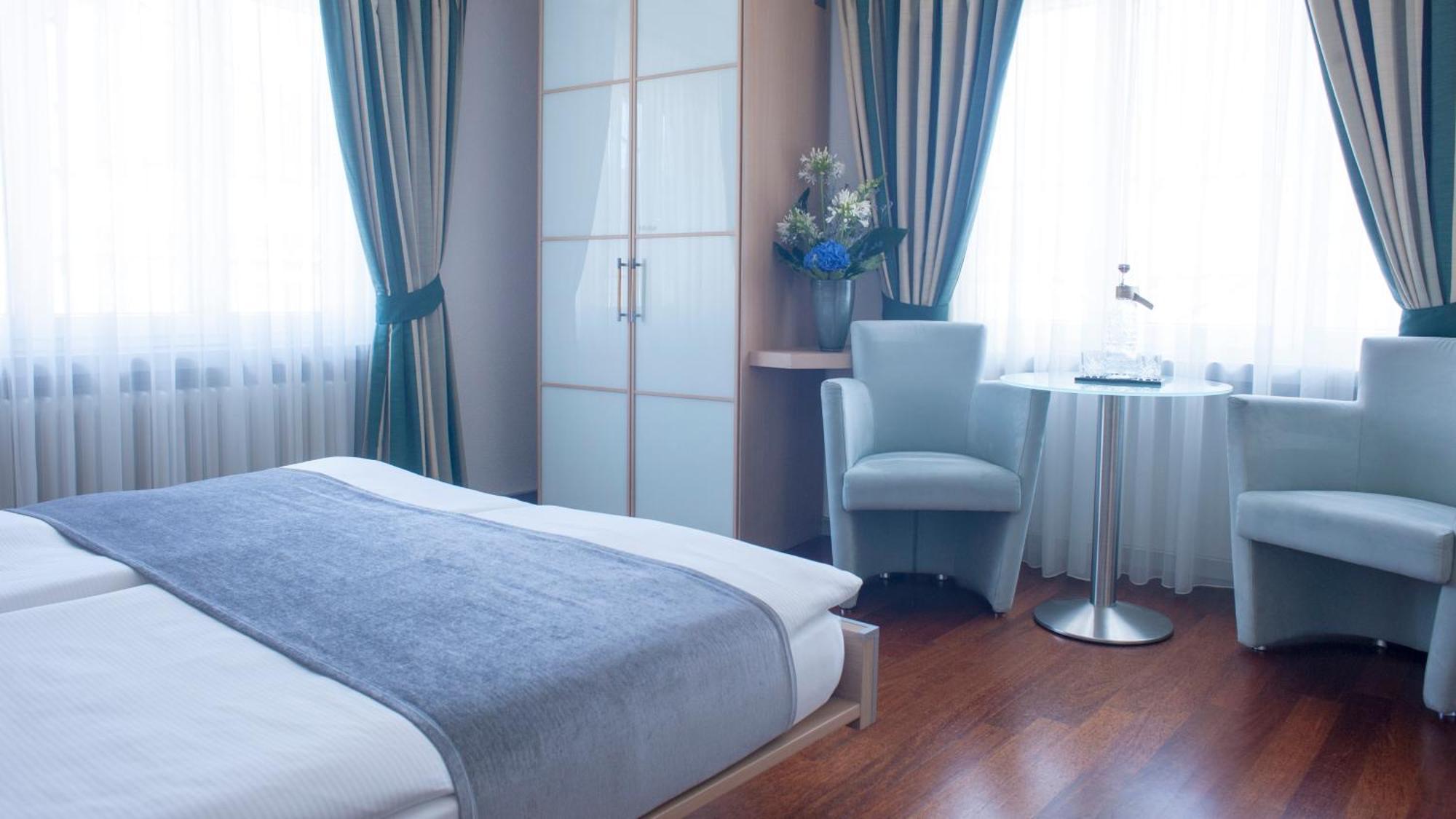 Otel Krone Unterstrass 4*
