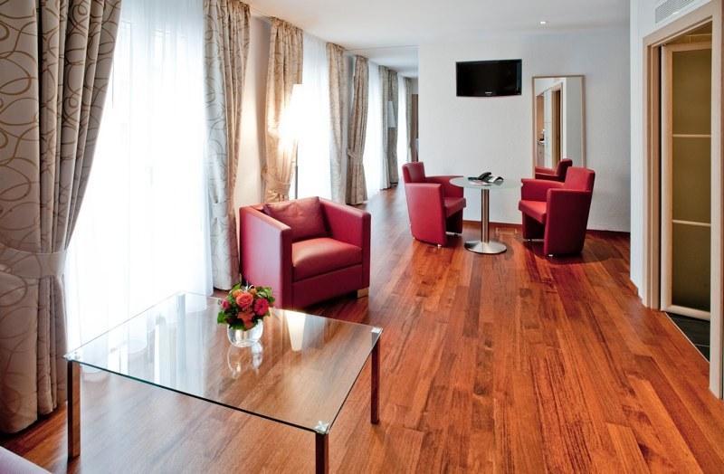 Otel Krone Unterstrass 4*